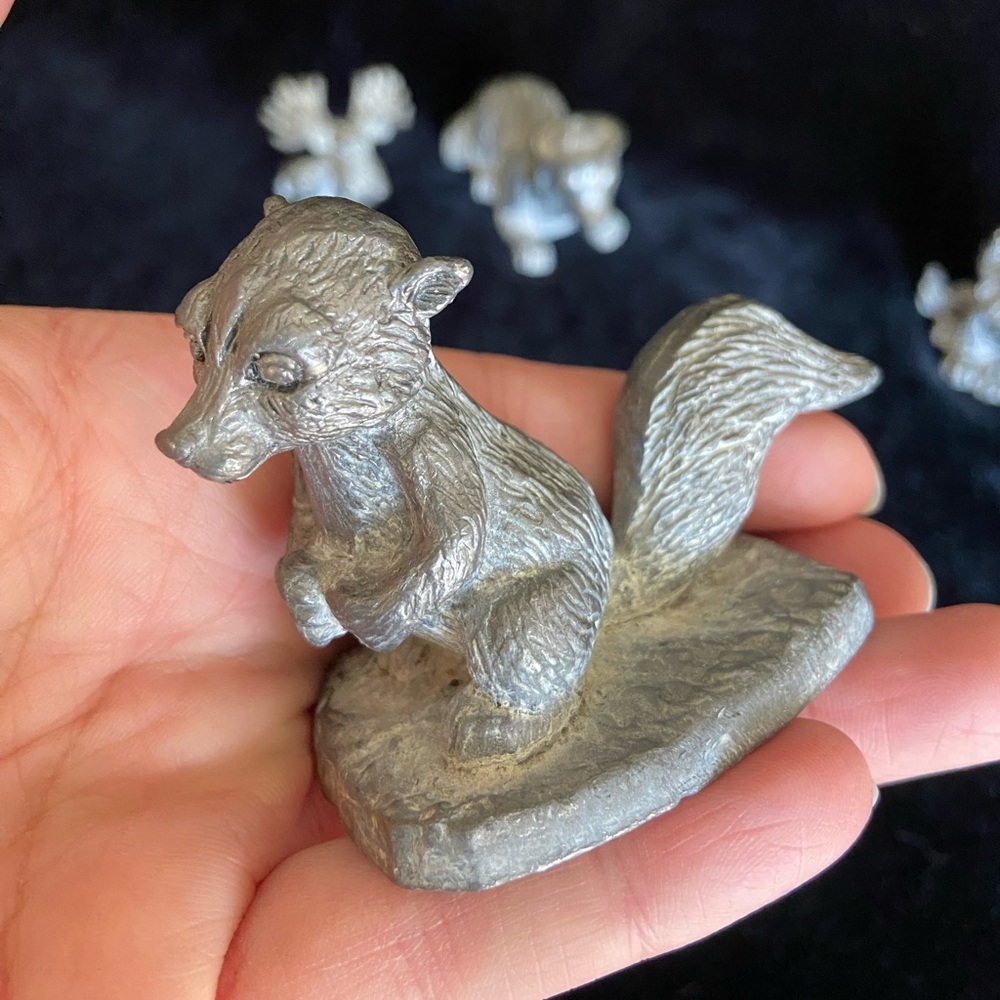 Lot of 5 Michael Ricker Pewter Sculpture Animals Moose Cat Dog Lion Squirrel - Picture 6 of 11